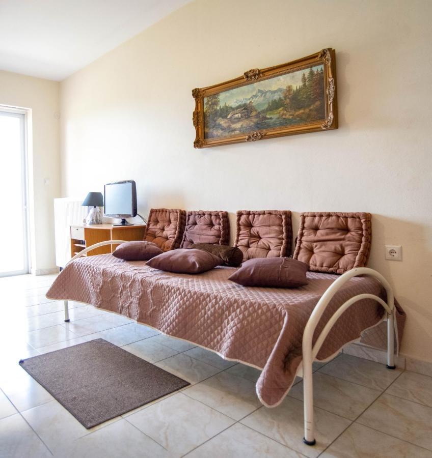 Gallery Suites "Athina" Mesolóngion Buitenkant foto