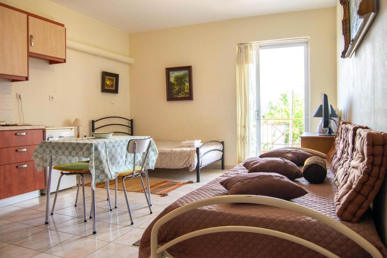 Gallery Suites "Athina" Mesolóngion Buitenkant foto